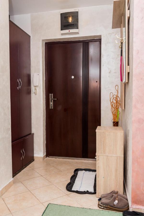 Apartman Stan Luka Appartement Pale Buitenkant foto